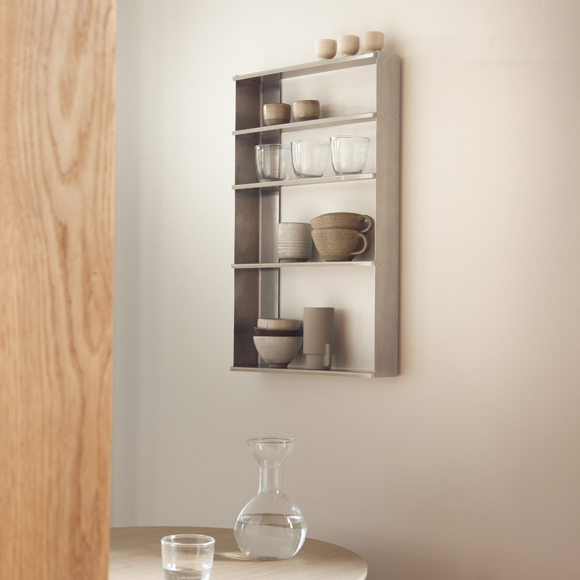 Taper Shelf Case